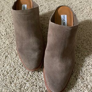 STEVE MADDEN Suede Mules